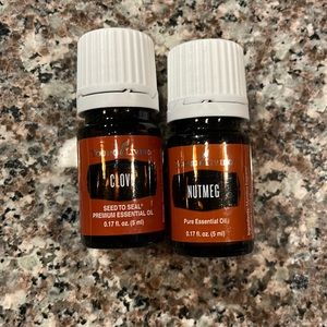 🎄 Brand new - Young Living essential oils - Clove & Nutmeg!